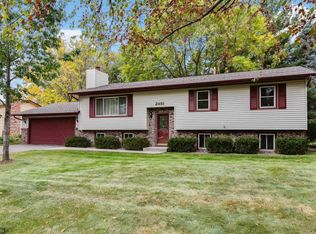 2481 Galtier Cir, Roseville, MN 55113