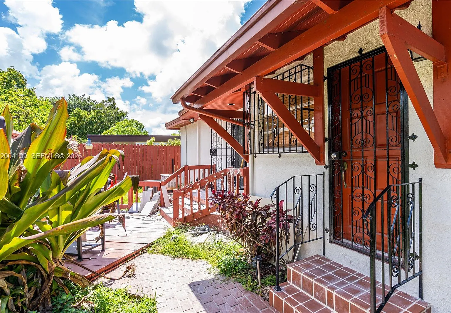 2 bed, 1.0 bath, $2,400 — Photo 2