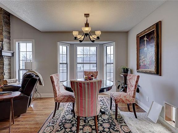 5th image of 207 Suzanne Ln