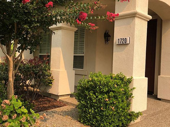 3rd image of 1720 Langholm Way