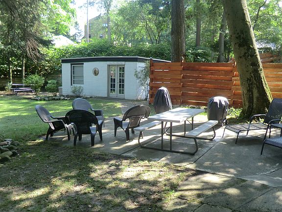 Workshop-20'x20'/Big Patio.