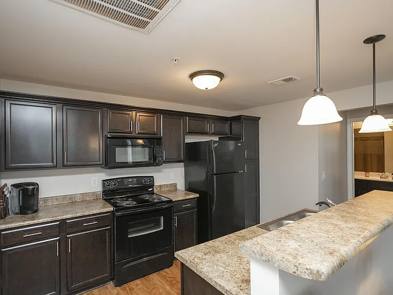 8201 Lenox Creekside Dr #M9 — Photo 5