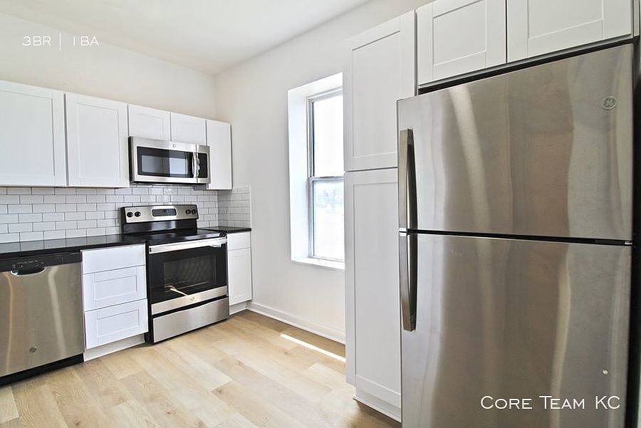 1st image of 7 E 38th St #2