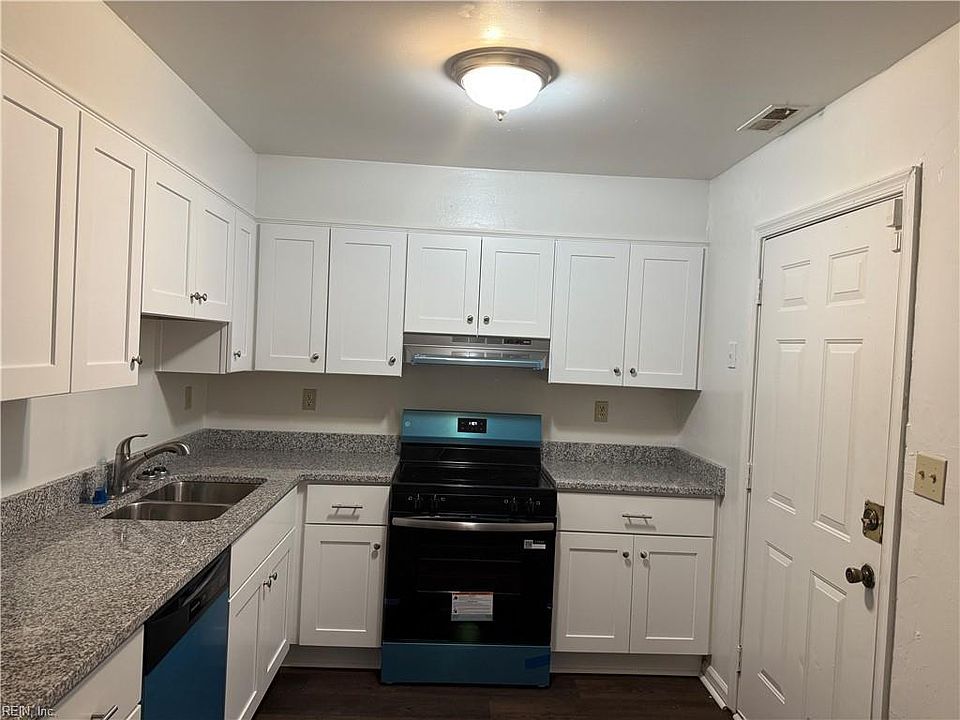 1st image of 530 W 27th St
