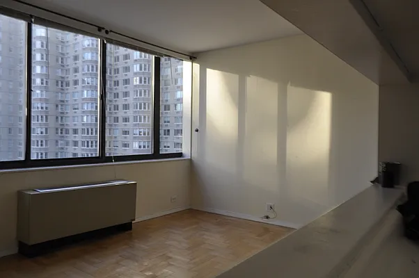 Rented by Samuel Realty Group LLC | media 18