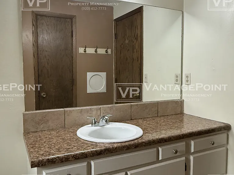 827 Glenpark Dr — Photo 15