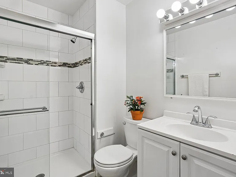 7561 Heatherton Ln — Photo 19