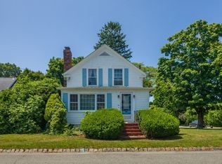 10 Pleasant St, Fairhaven, MA 02719