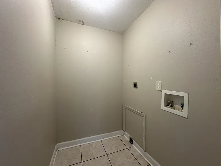 905 E Gordon St — Photo 9