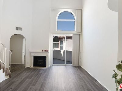 620 S Gramercy Pl APT 439, Los Angeles, CA, 90005