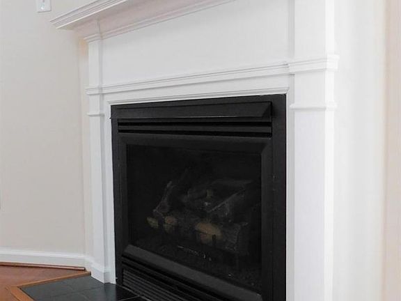 4th image of 102 Royal Garden Ct
