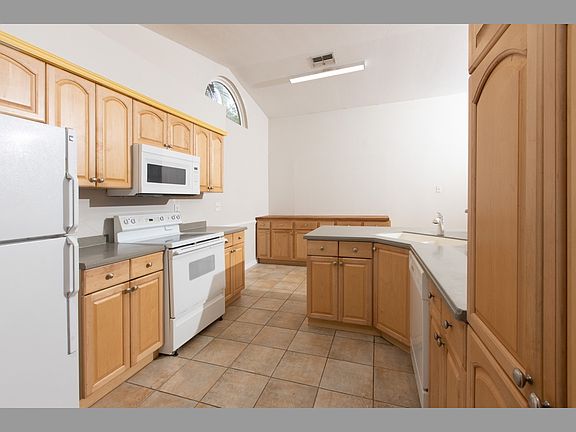 4th image of 17421 Meadow Lake Cir