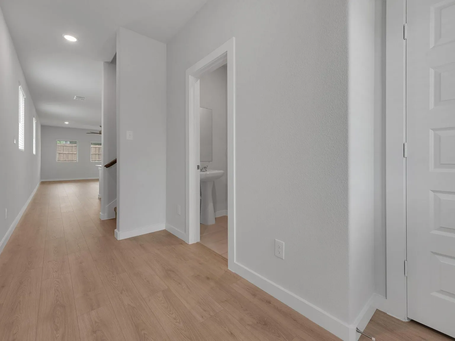 5 bed, 2.5 bath, 2068 sqft, $3,100 — Photo 3