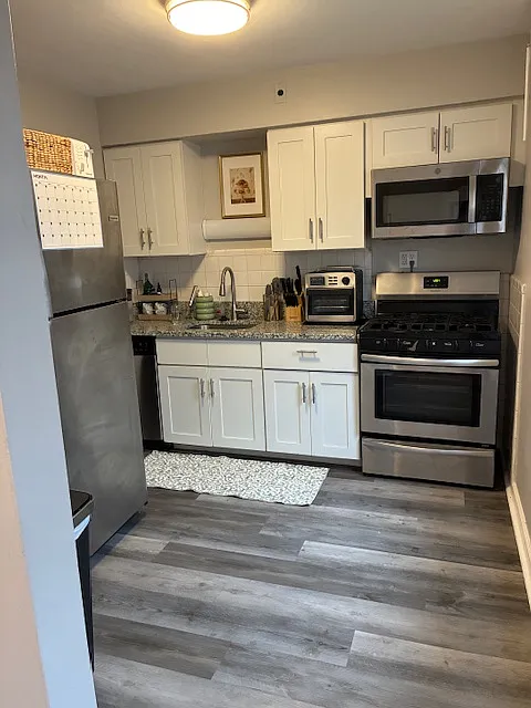 1 bed, 1000 sqft, $1,100 — Photo 4