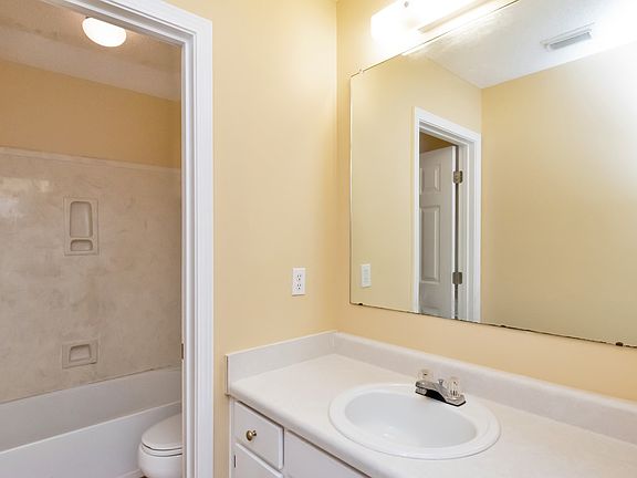 5th image of 3057 Brookline Dr W
