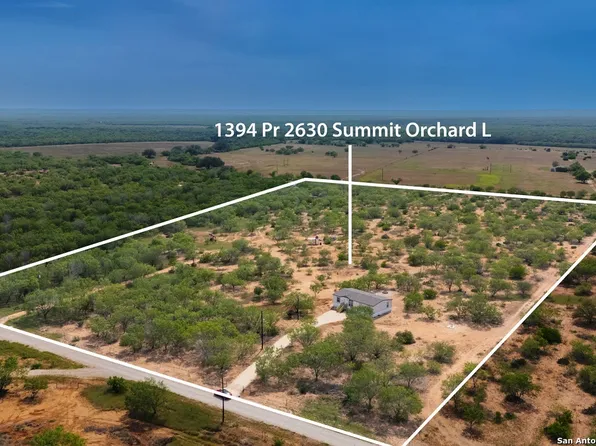 1394 private road 2630, Moore, TX 78057