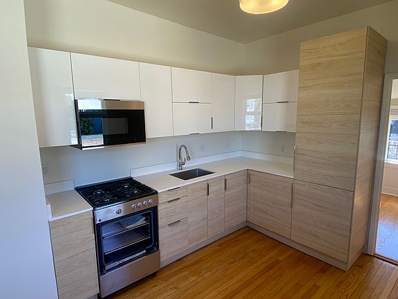 5th image of 557 Grove St