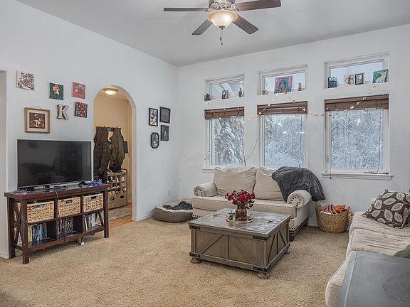 2nd image of 682 Tanglewood Rd