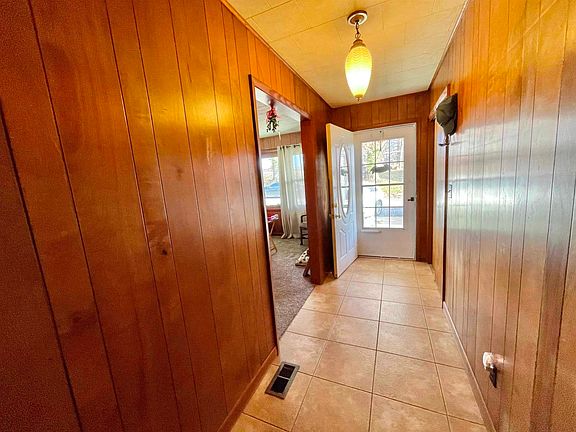 4th image of 3445 W Hill Dr