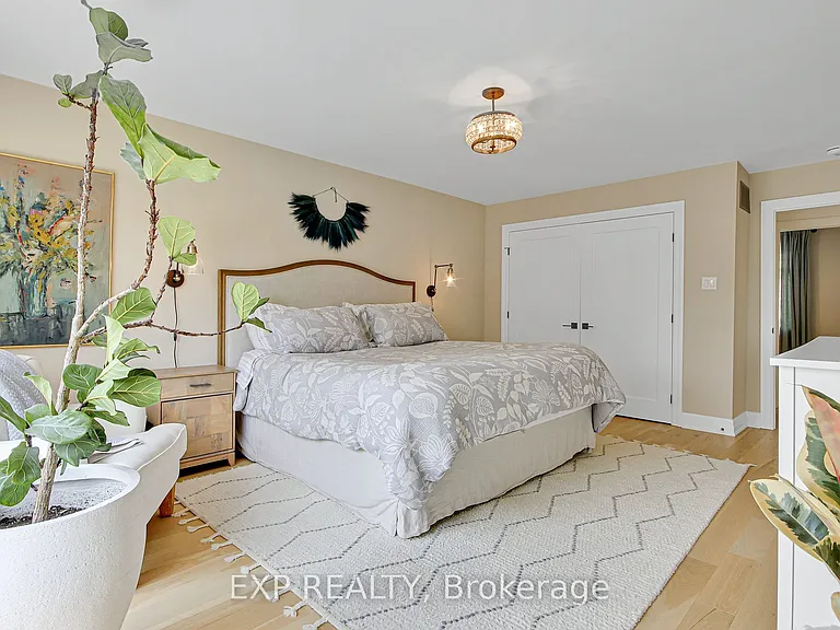 895 Dresden Cres — Photo 30