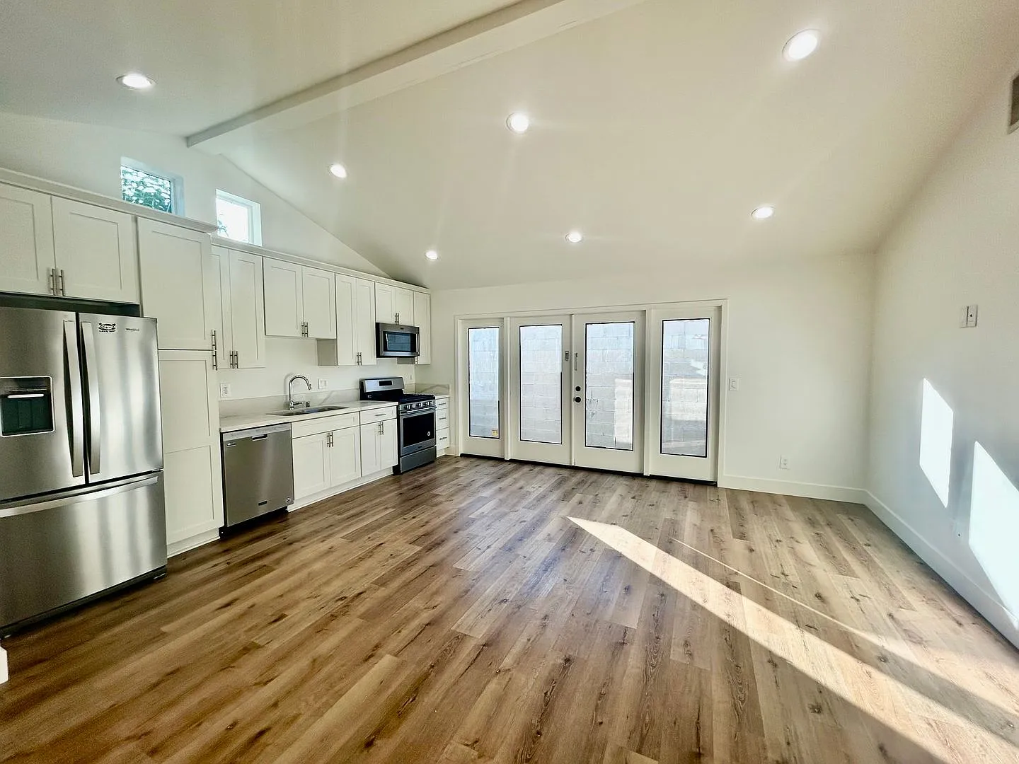 Recently Remodeled 1-Bedroom, 1-Bathroom Unit — Photo 1