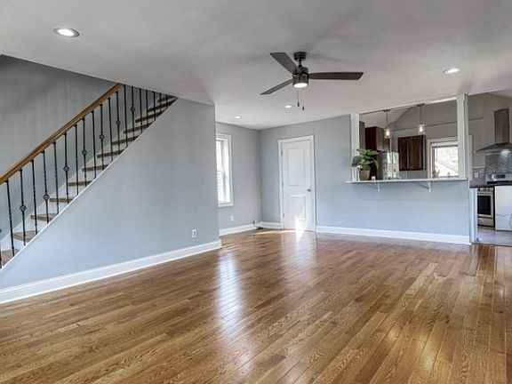 3rd image of 101 Carlton Ave