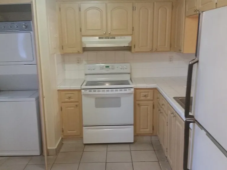 1800 W 54th St #314 — Photo 2