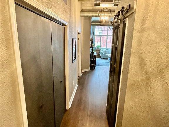 4th image of 321 W 7th St APT 402