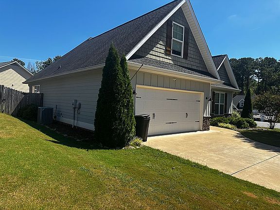 2nd image of 2 Keystone Ln NE