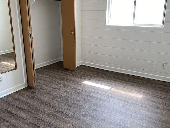 2nd image of 520 W Kleberg Ave APT 1