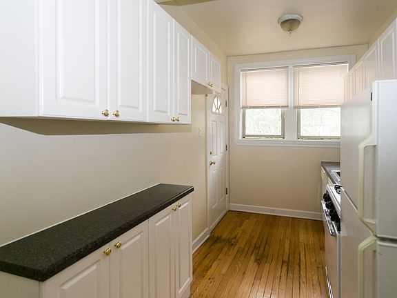 4th image of 554 W Aldine Ave APT 2E