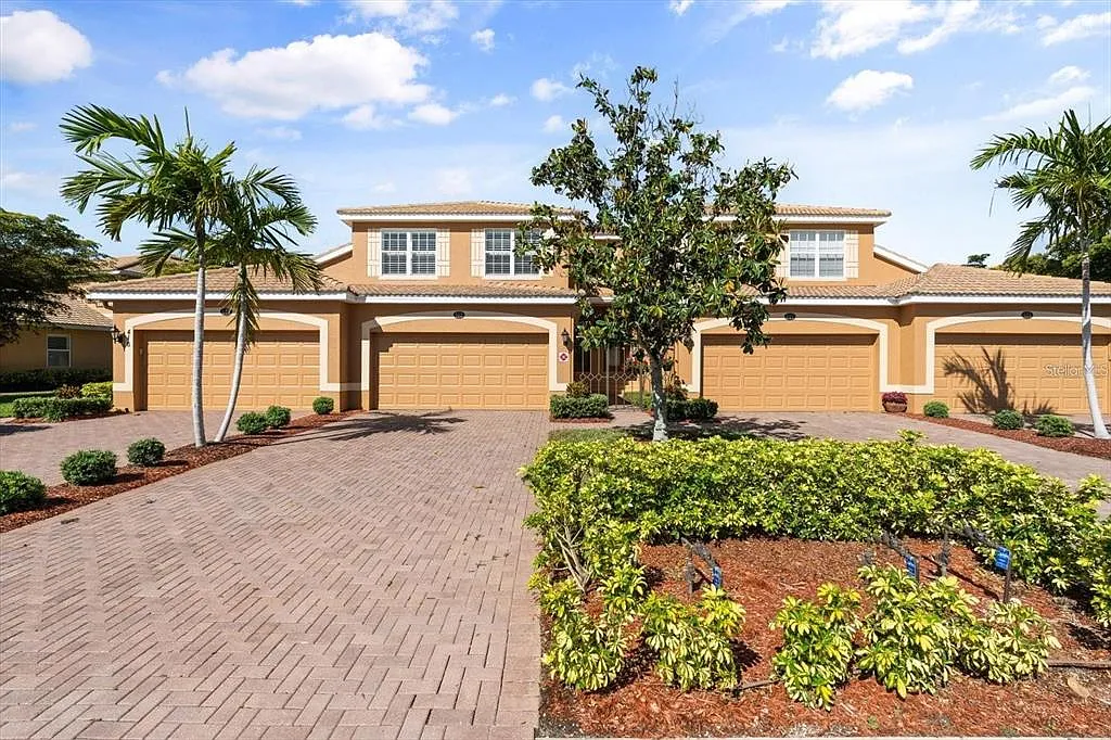 3 bed, 2.0 bath, 2108 sqft, $7,000 — Photo 1