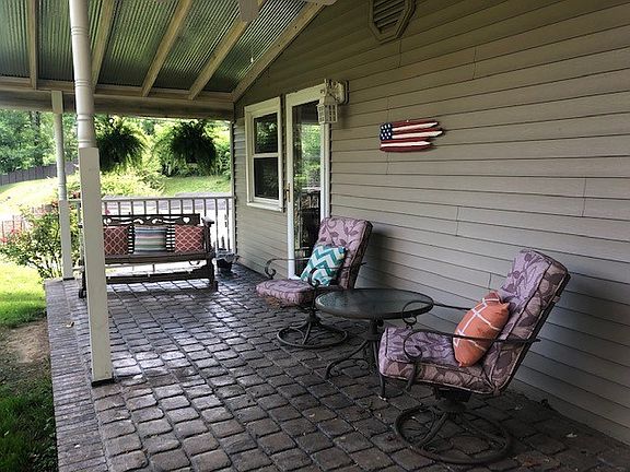 2nd image of 150 Amba St