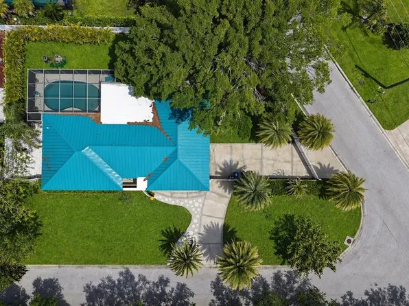 2945 Upper Tangelo Dr, Sarasota, FL 34239