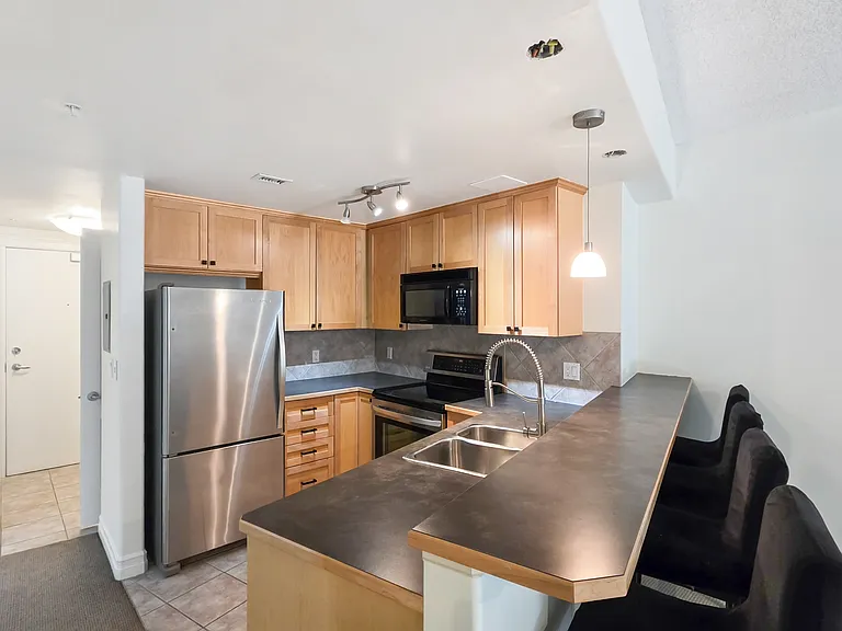 836 15th Ave SW #208 — Photo 7
