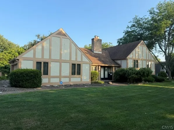 1656 Channelside Trl, Baldwinsville, NY 13027