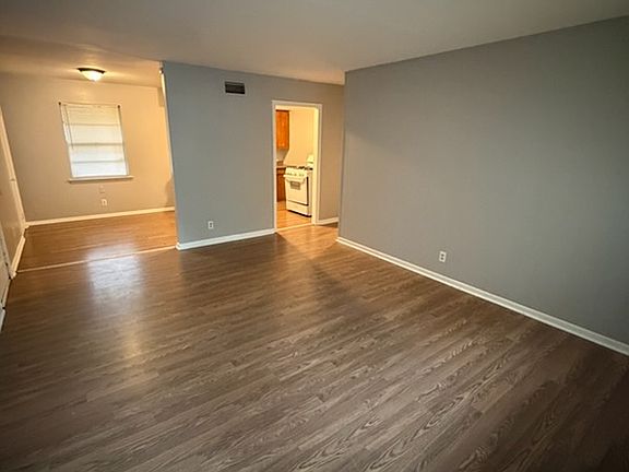 3rd image of 9 Southern Oaks Dr