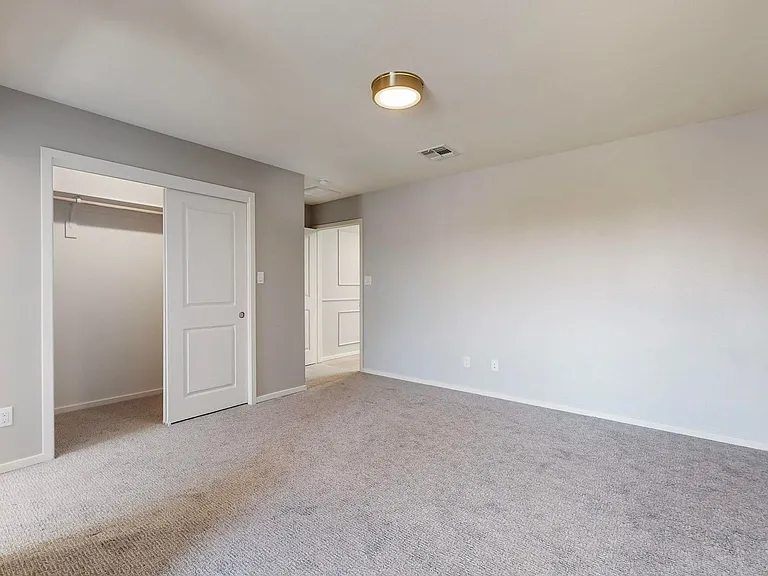 4547 Villa Loma Ln NE — Photo 18