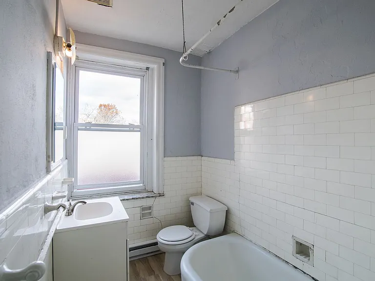 Vincent Court — Photo 13