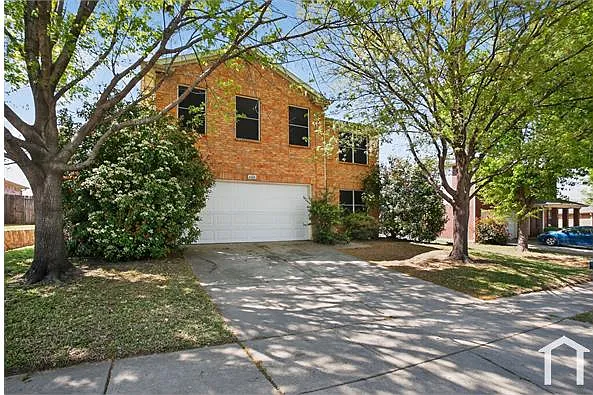 4 bed, 2251 sqft, $3,300 — Photo 2