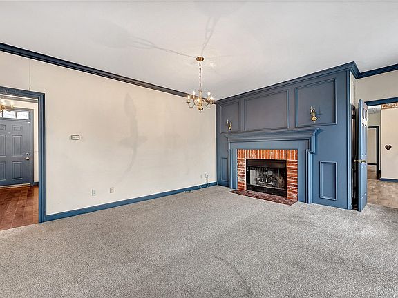 5th image of 3134 N Warwick Dr