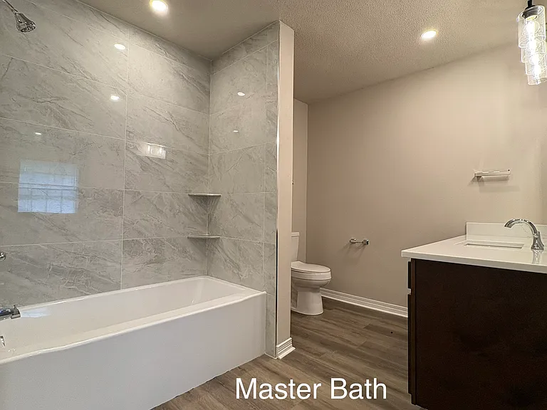 204 James Ct — Photo 13