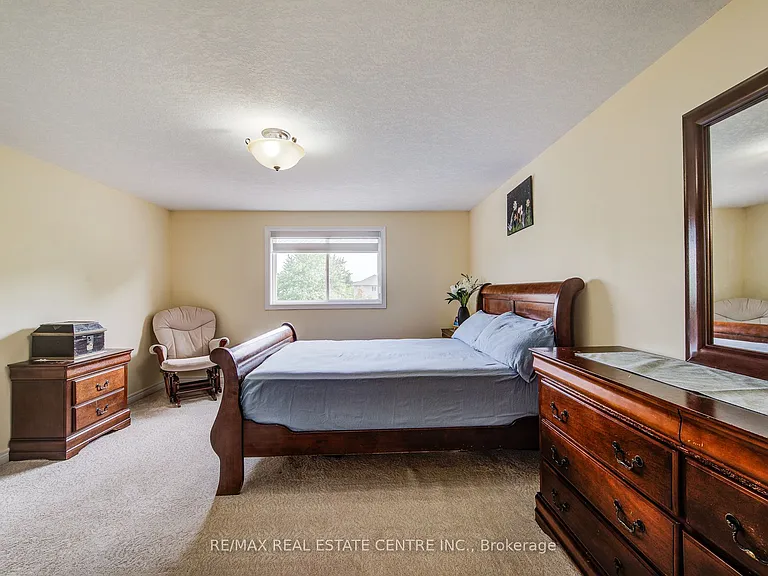 16 Paulstown Cres — Photo 35