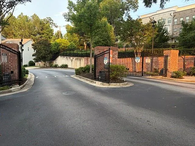 1044 Liberty Pkwy NW — Photo 38