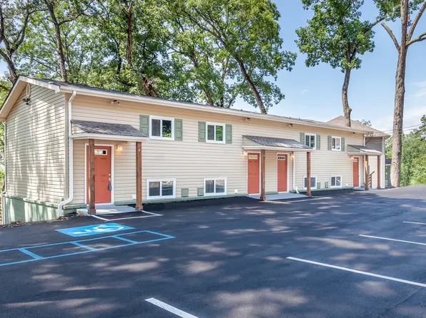 2 Bedroom, 1 Bath on the North Shore!