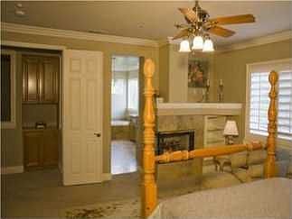5th image of 950 Creekside Dr