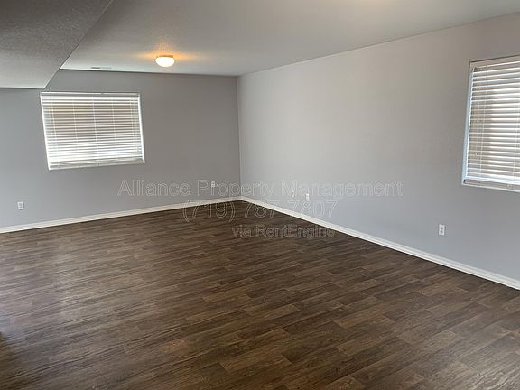 4th image of 3875 Reindeer Cir