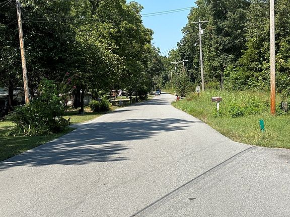 5th image of 193 Hiawatha Dr