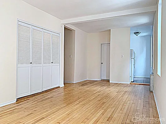 Rented by City Connections Realty | media 15