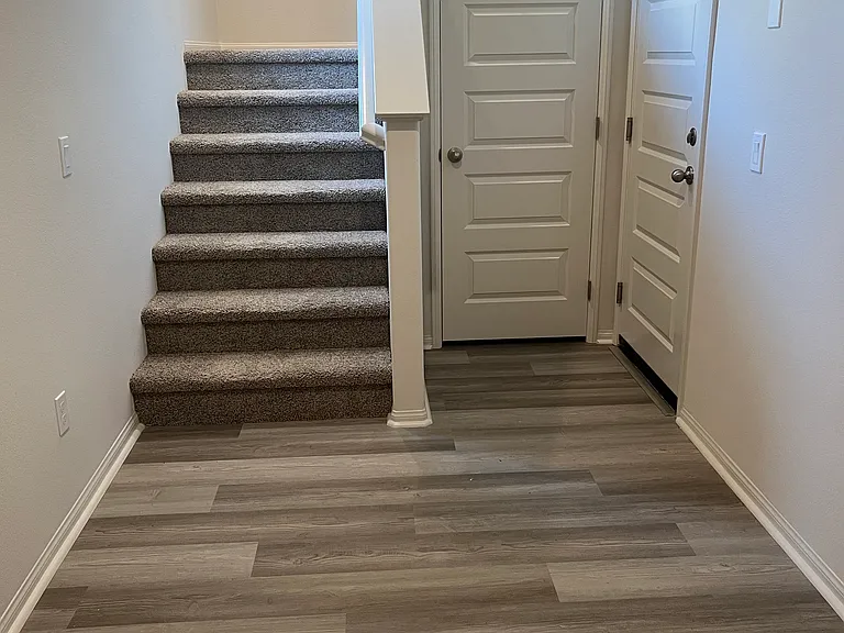28019 Oakdale Dr — Photo 7